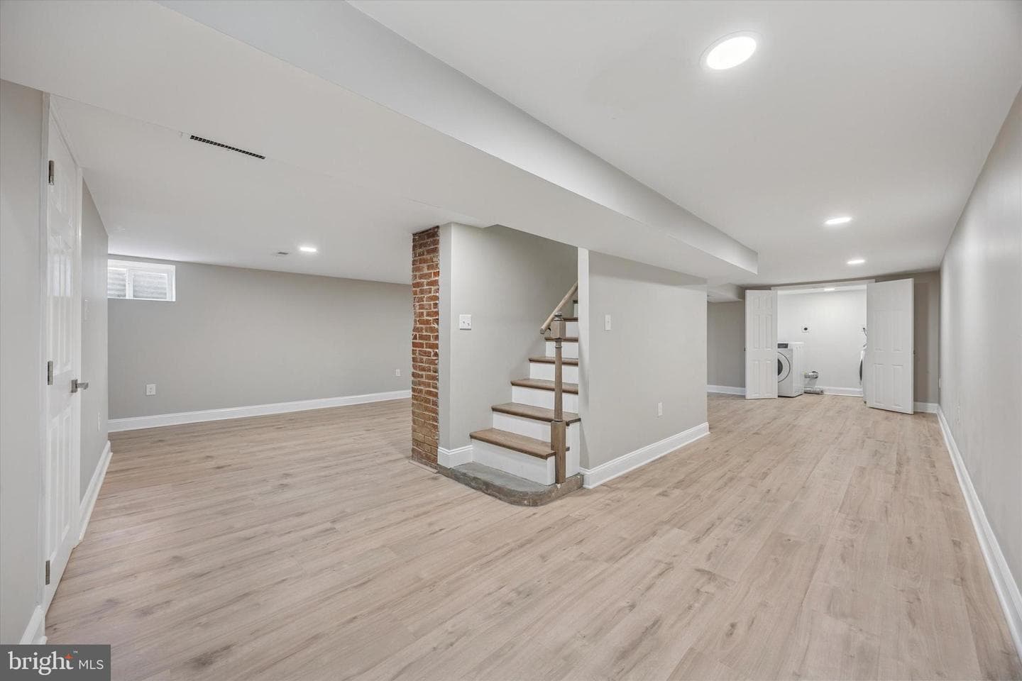 703 Lindale Avenue photo 32