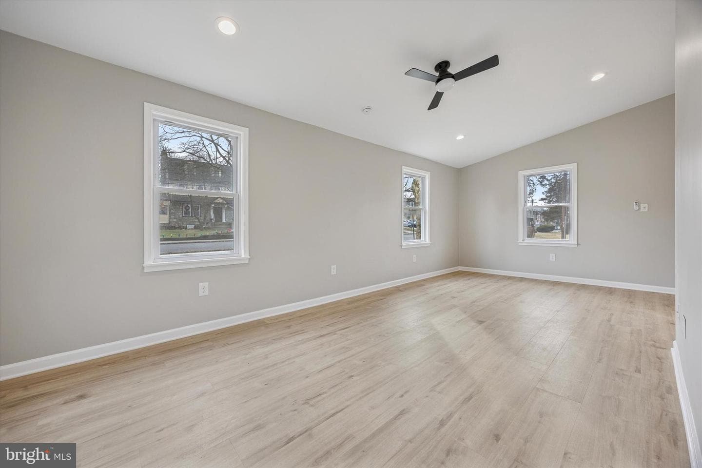 703 Lindale Avenue photo 8