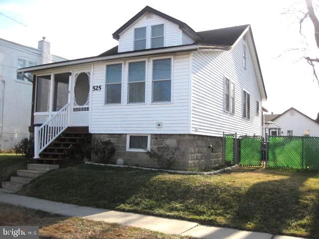 525 Taylor Avenue photo 1