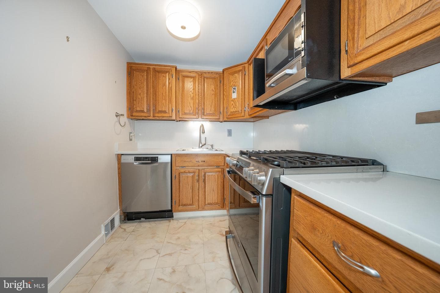 5134 Gramercy Drive photo 10