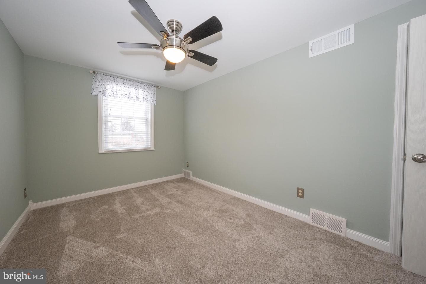 5134 Gramercy Drive photo 16