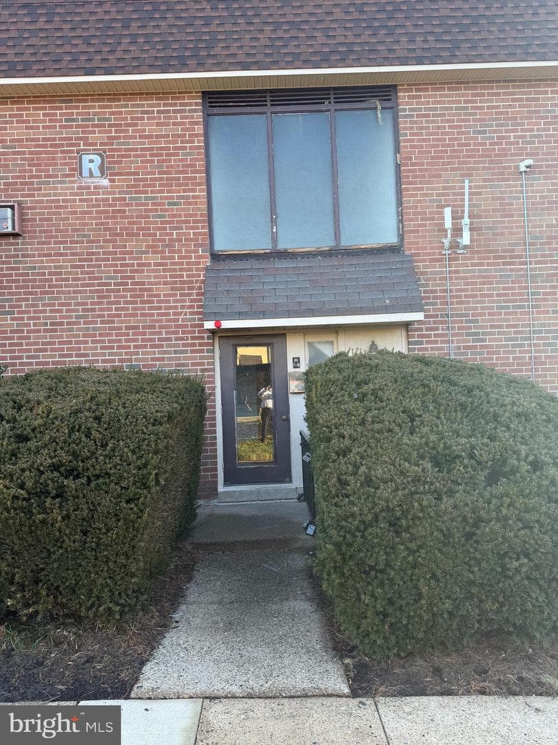 100 E Glenolden Avenue #r-12