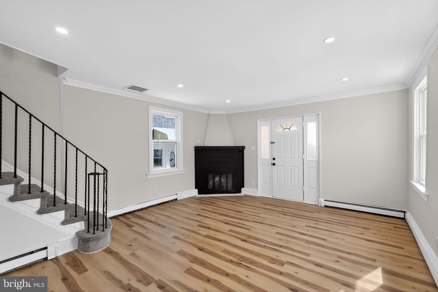 129 S Keystone Avenue photo 17