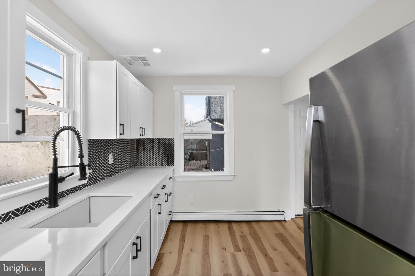 129 S Keystone Avenue photo 25