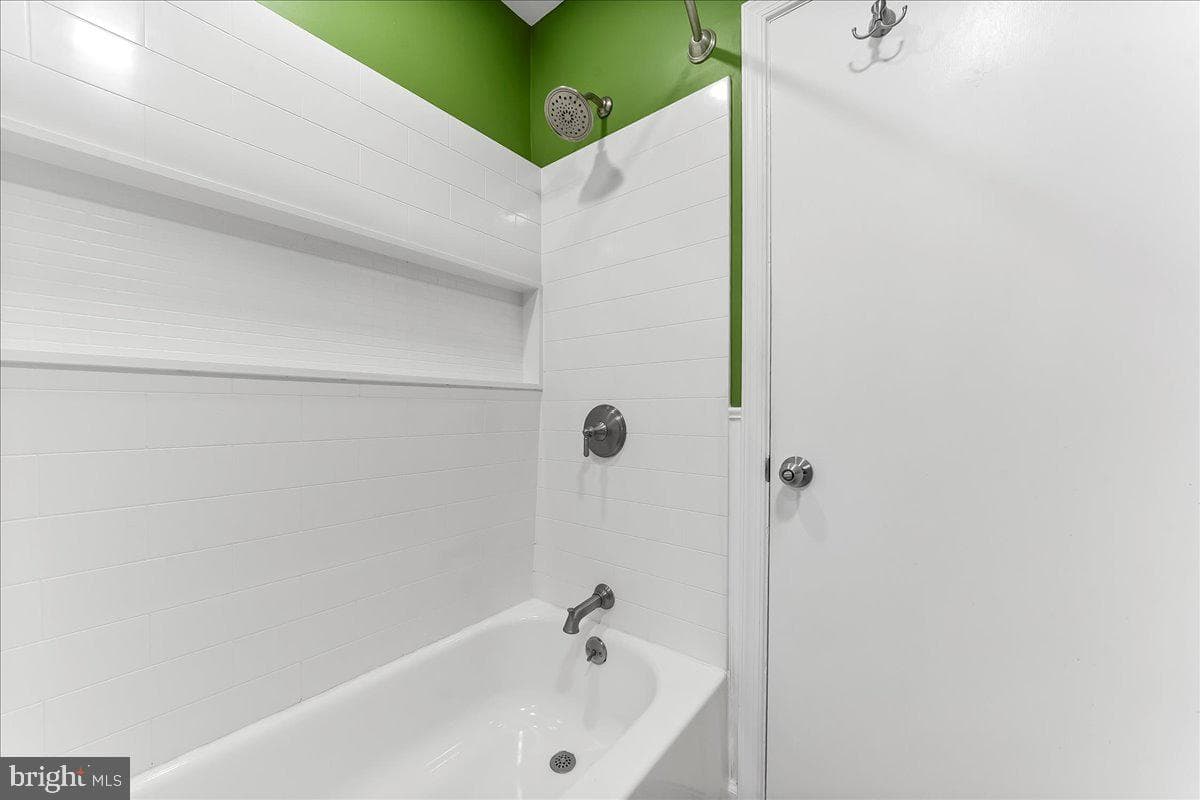 217 Blunston Avenue photo 24