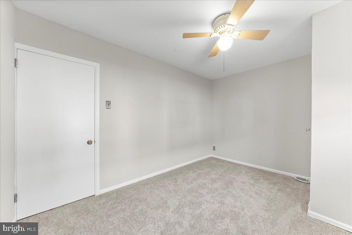 217 Blunston Avenue photo 32