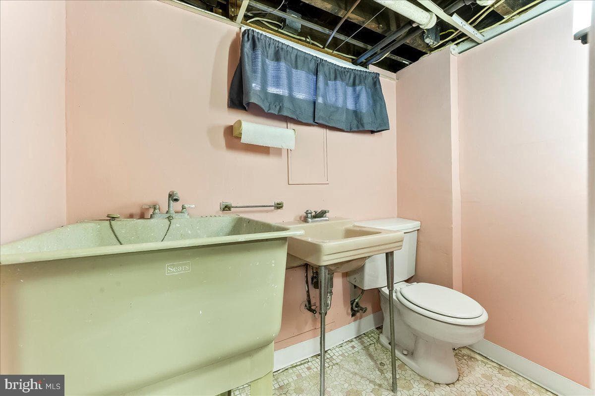 217 Blunston Avenue photo 43