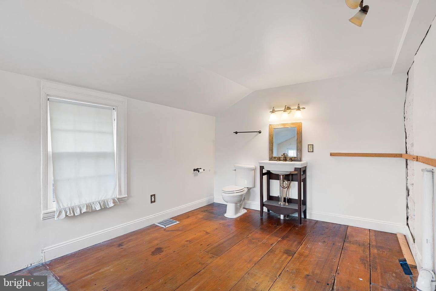 547 Concord Road photo 33