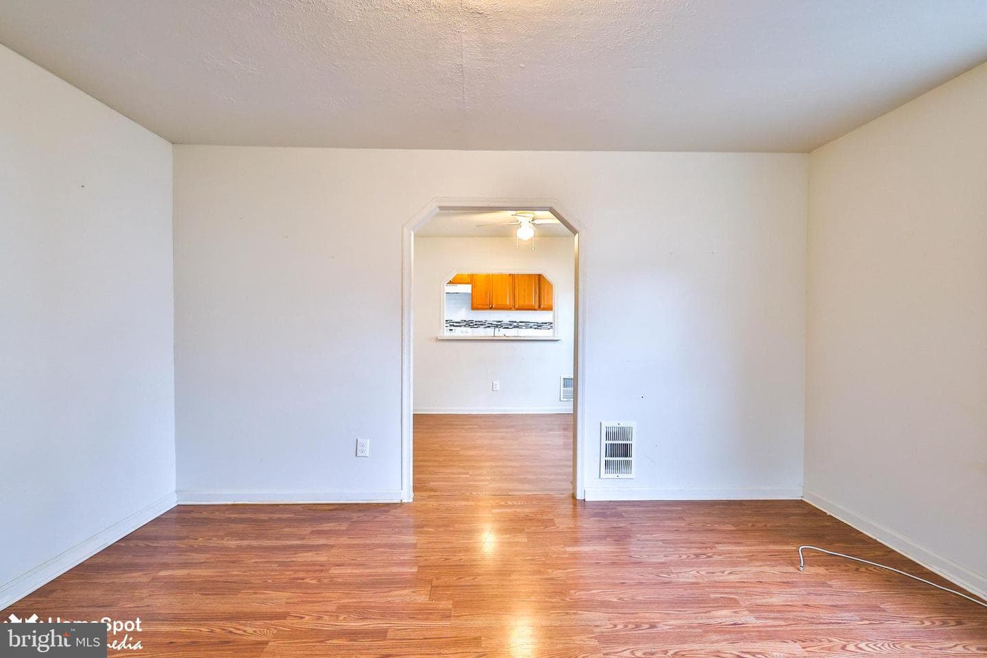 1125 Morton Avenue photo 11