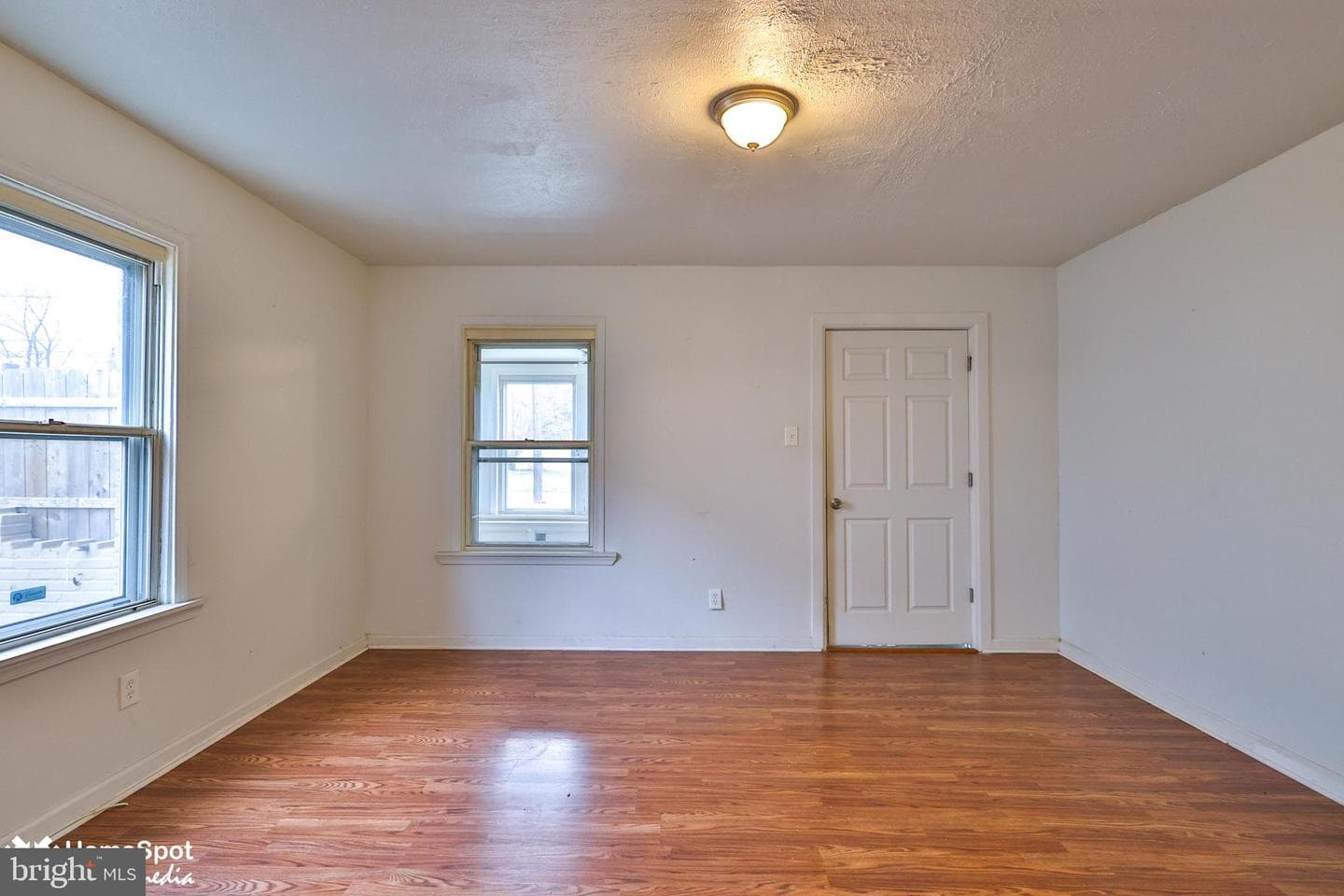 1125 Morton Avenue photo 13