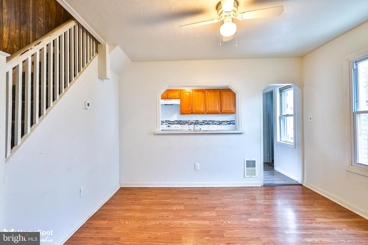1125 Morton Avenue photo 15