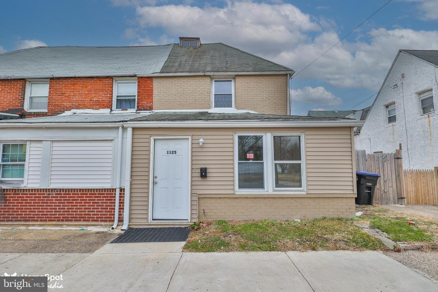 1125 Morton Avenue photo 2