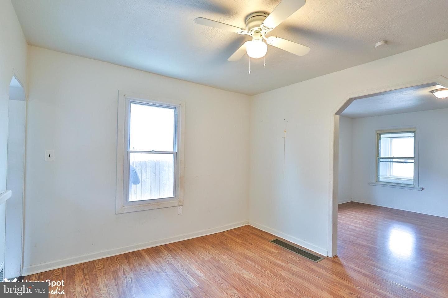1125 Morton Avenue photo 20
