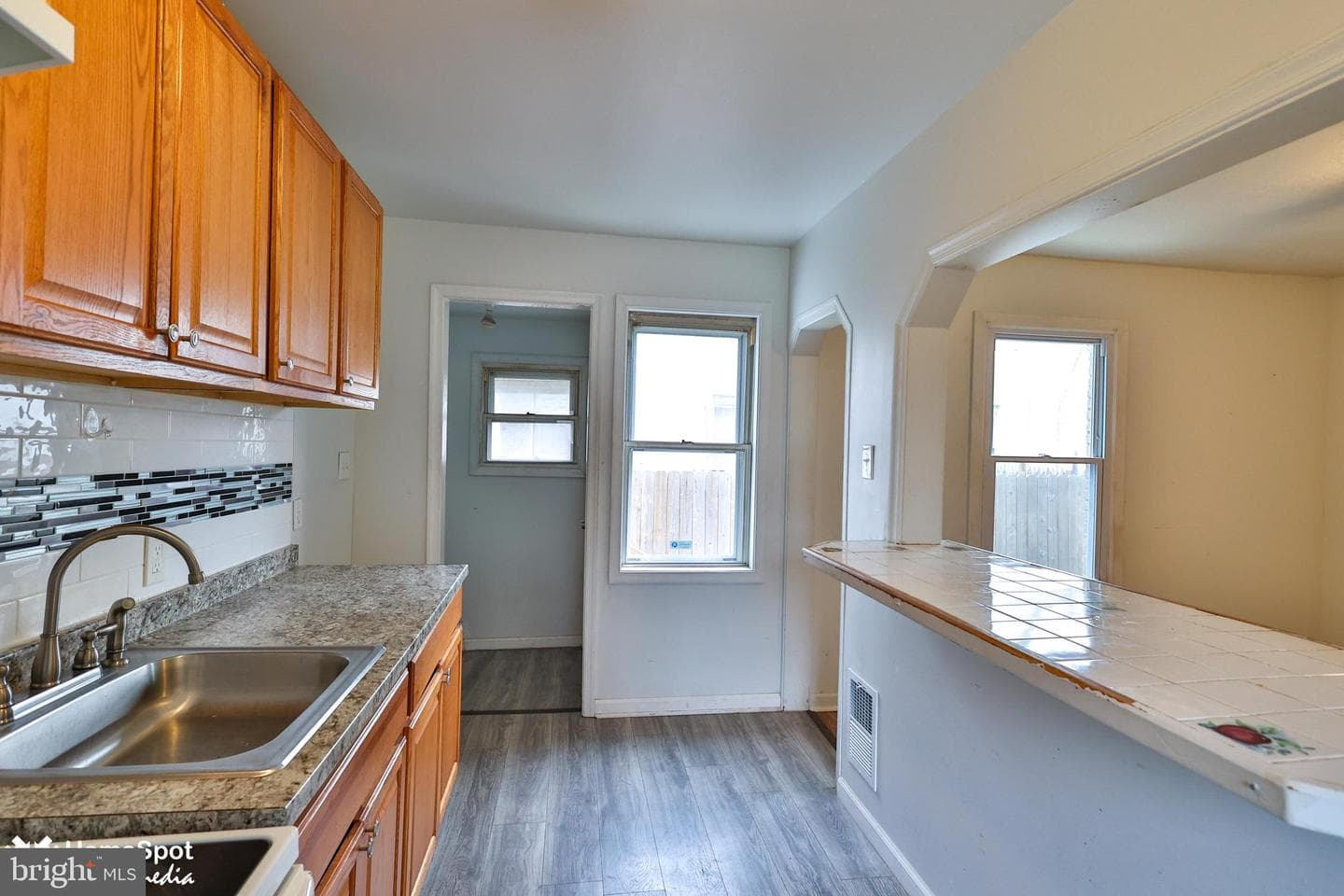 1125 Morton Avenue photo 26