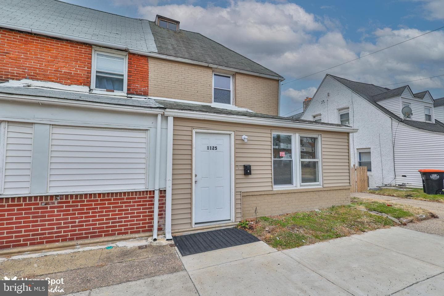 1125 Morton Avenue photo 3