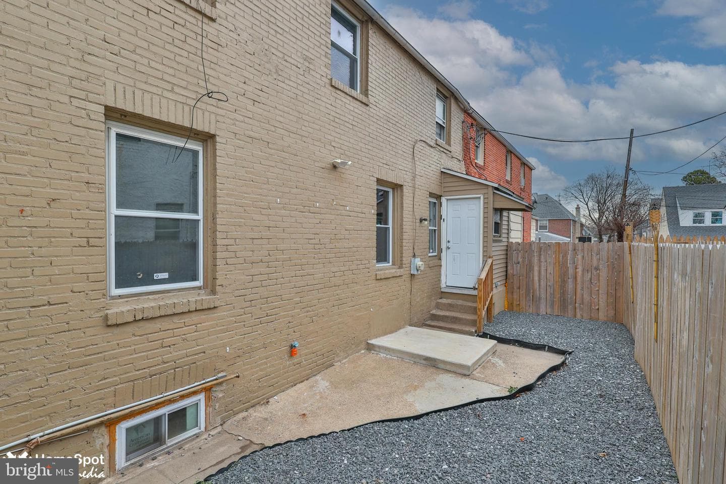 1125 Morton Avenue photo 43