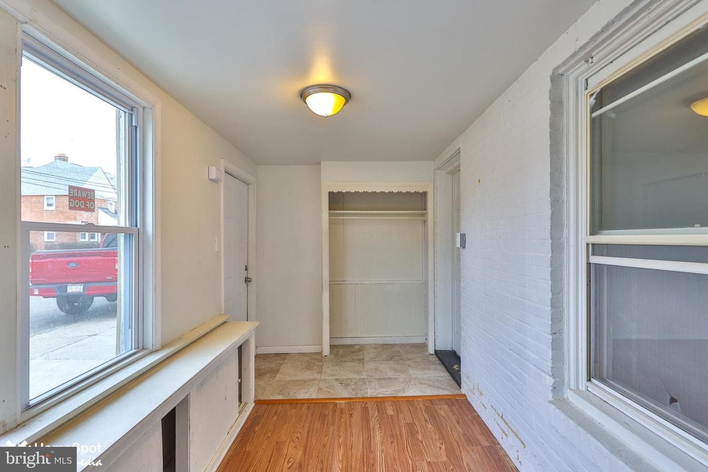 1125 Morton Avenue photo 7