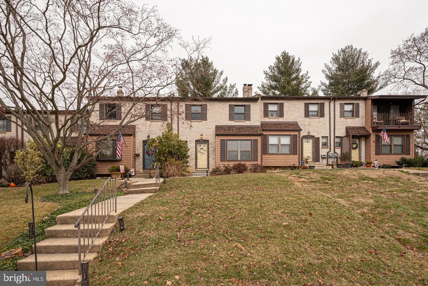 261 Bishop Drive photo 2