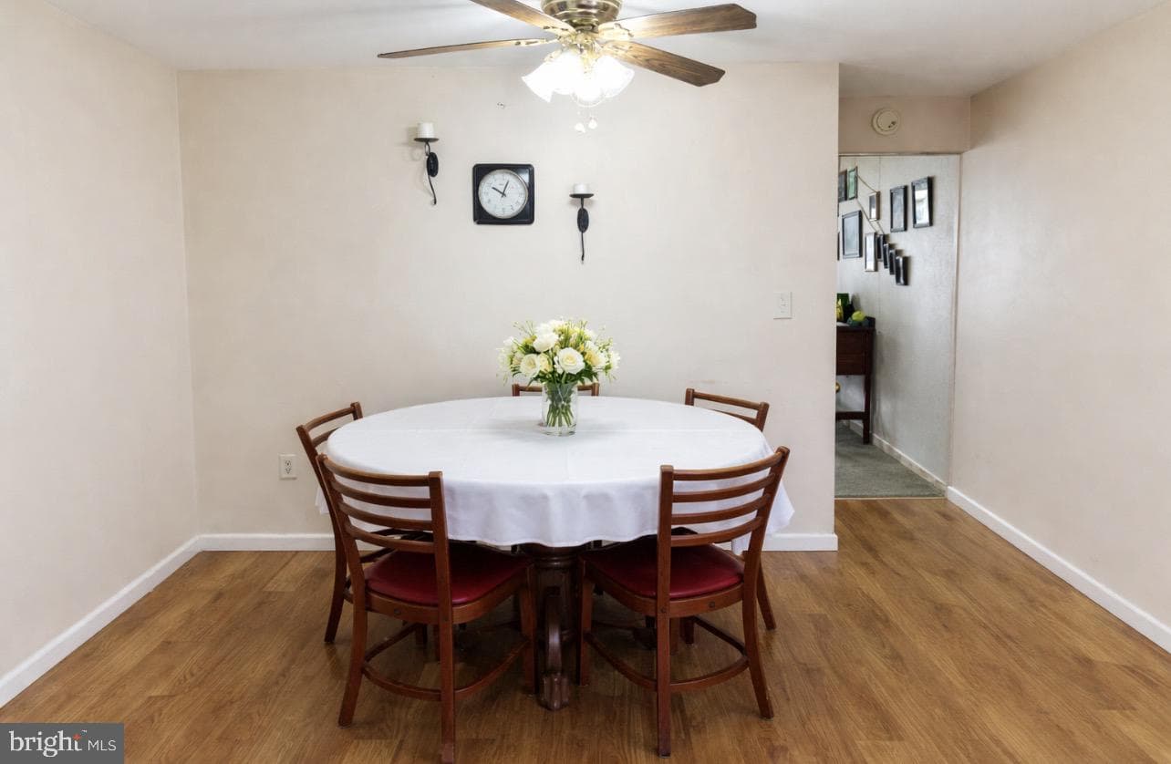 2112 N Lee Lane photo 3