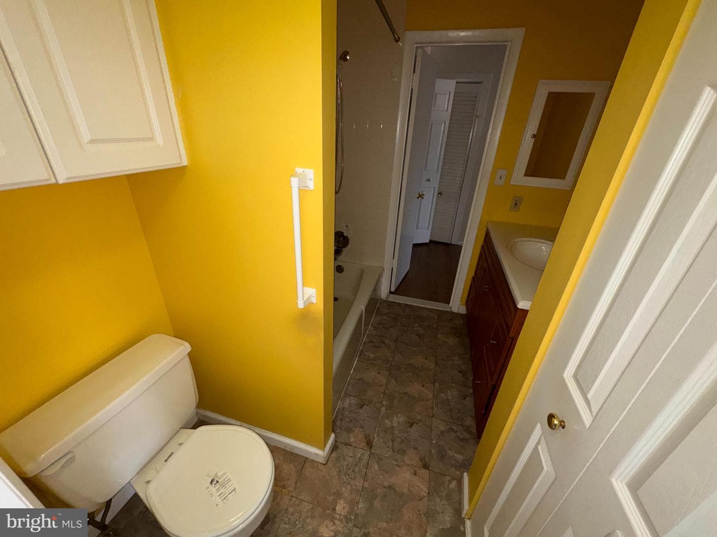 215 E Chelsea Circle photo 19