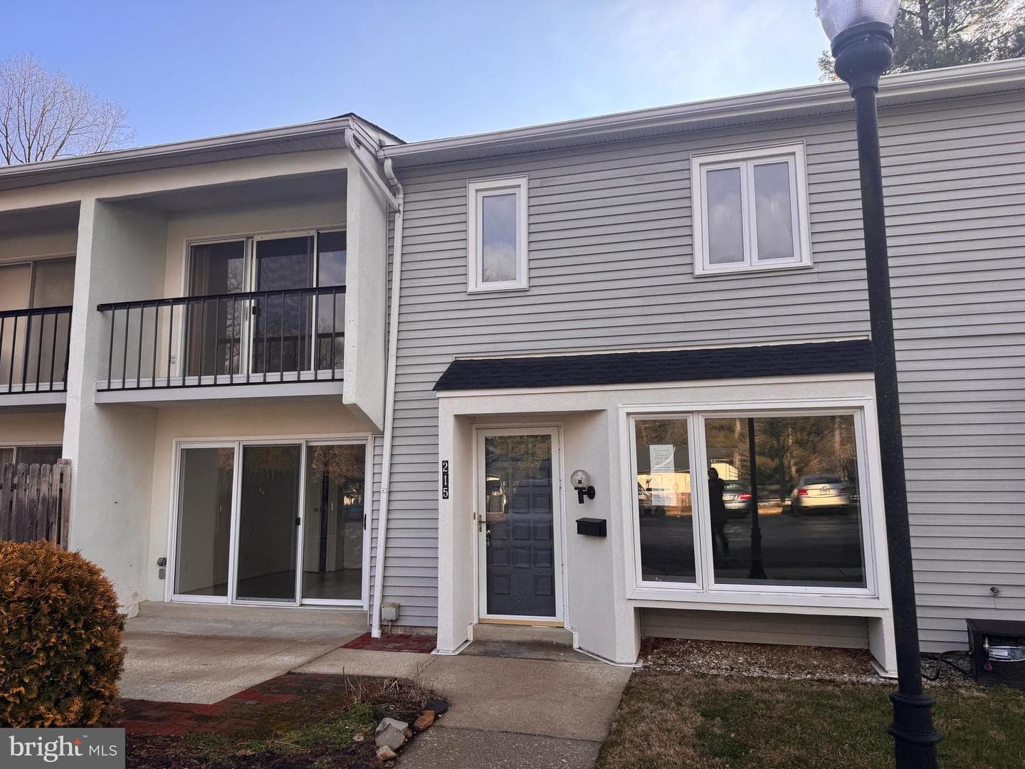 215 E Chelsea Circle photo 2