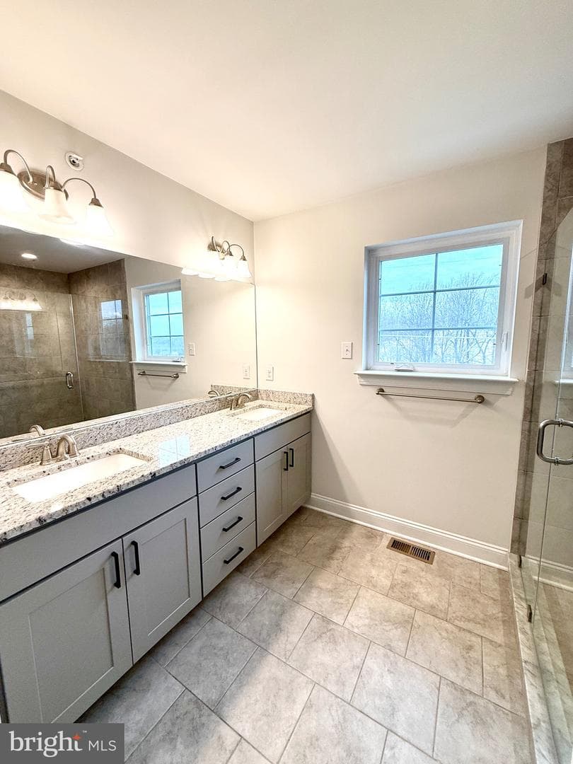 48 Hunters Lane photo 32