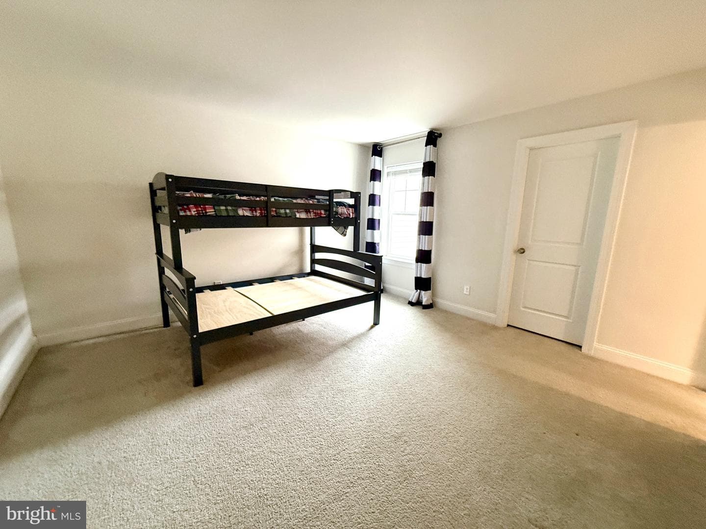 48 Hunters Lane photo 38