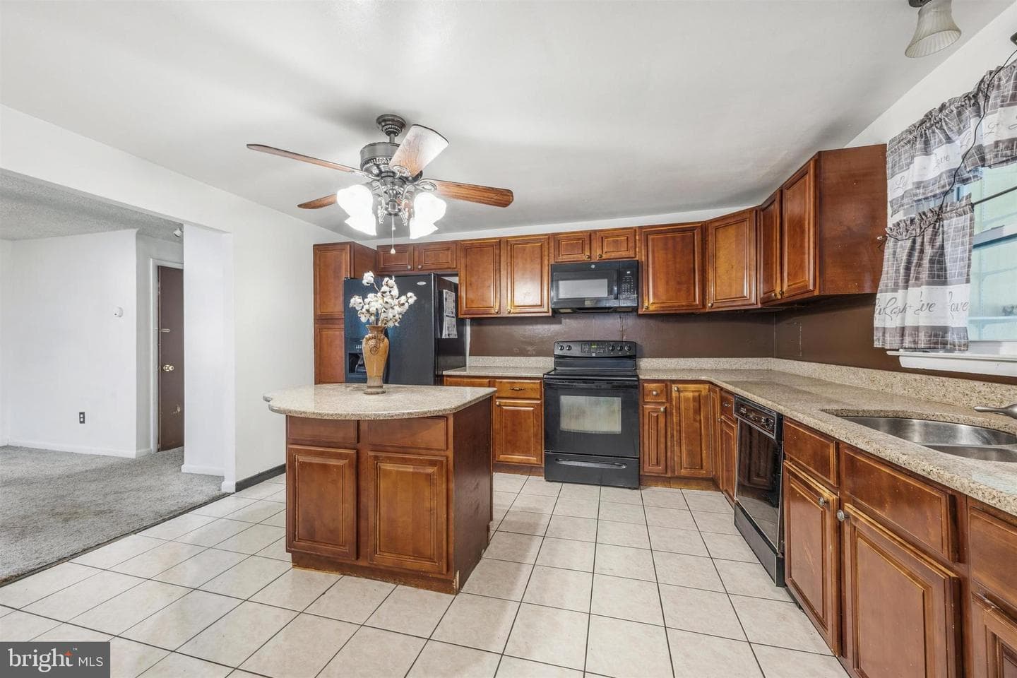 222 Collingdale Avenue photo 13