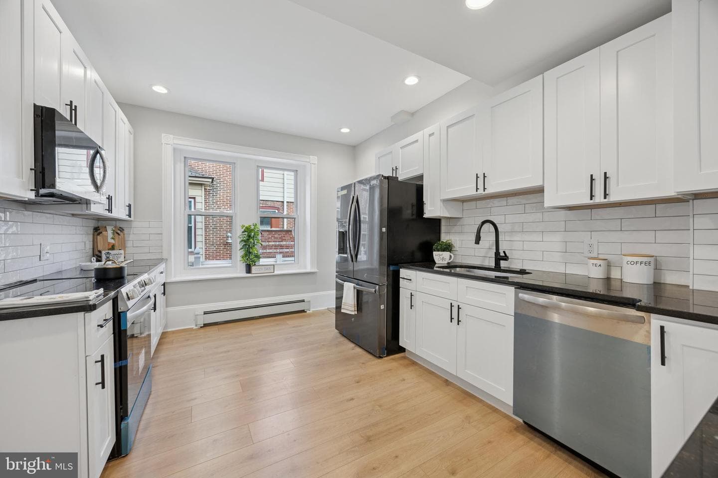 405 N Swarthmore Avenue photo 10