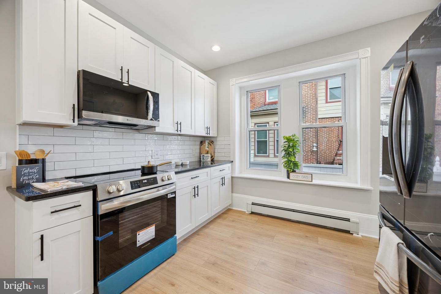 405 N Swarthmore Avenue photo 9