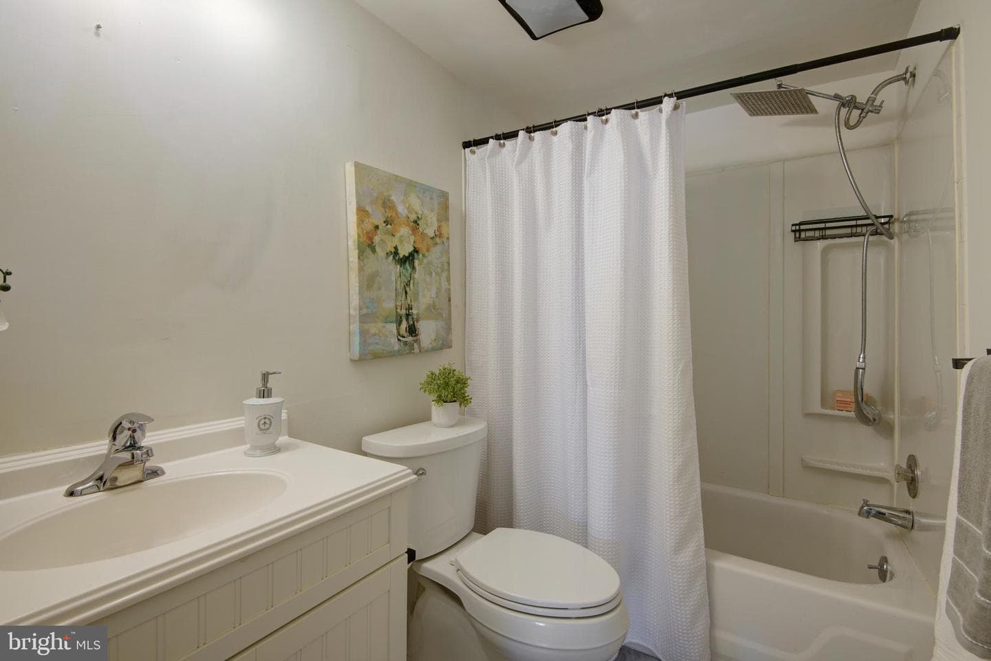1210 Painters Crossing #1210 photo 11