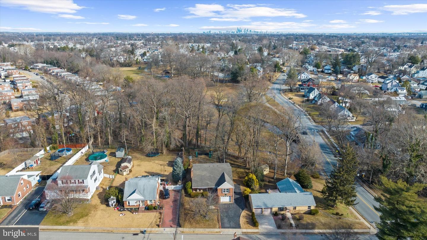 303 Perry Street photo 39