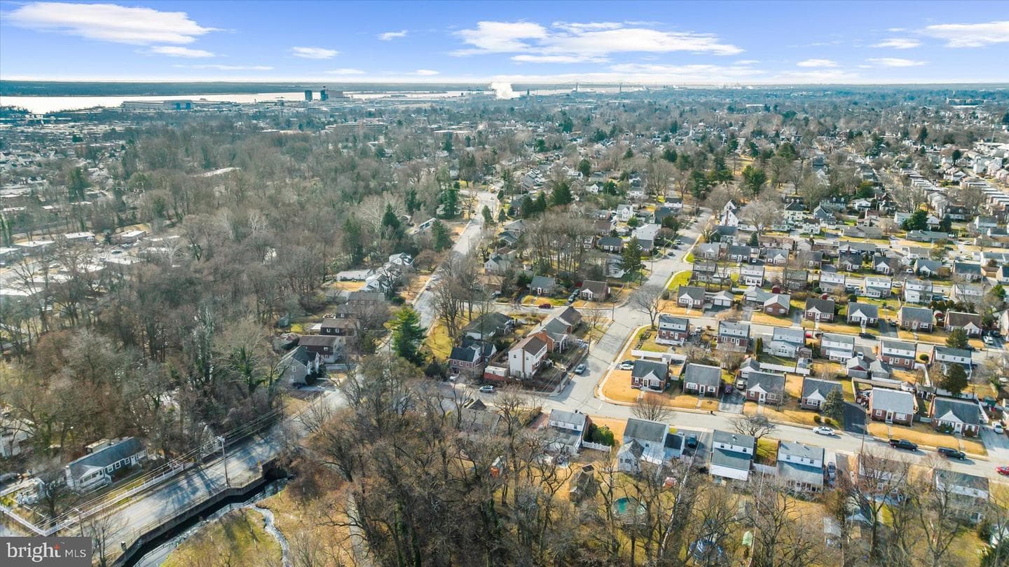 303 Perry Street photo 40