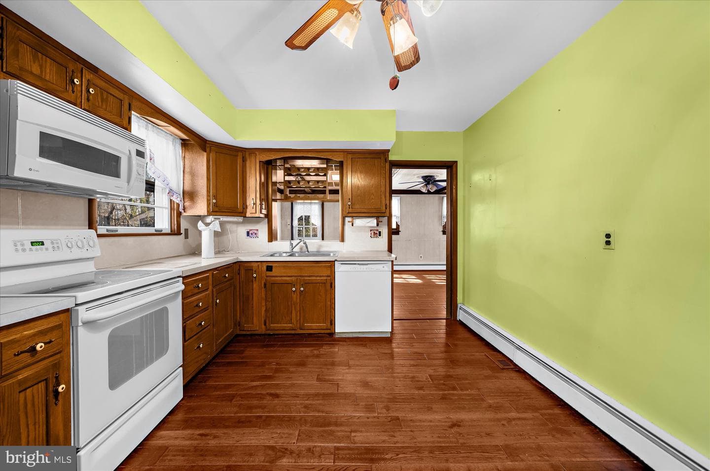 303 Perry Street photo 9