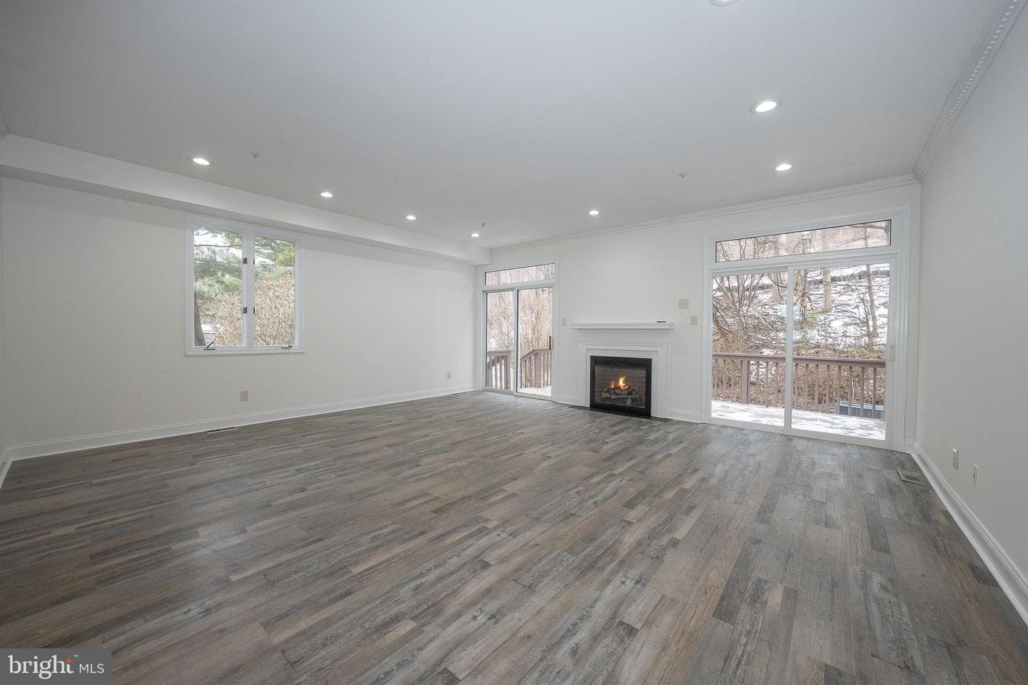 514 Waters Edge photo 12