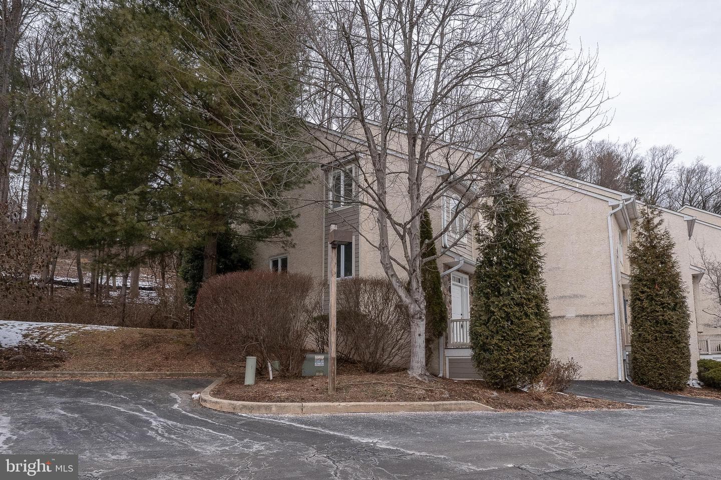 514 Waters Edge photo 2
