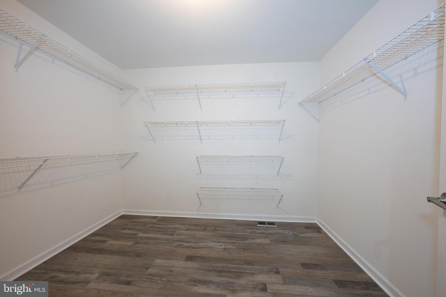 514 Waters Edge photo 21
