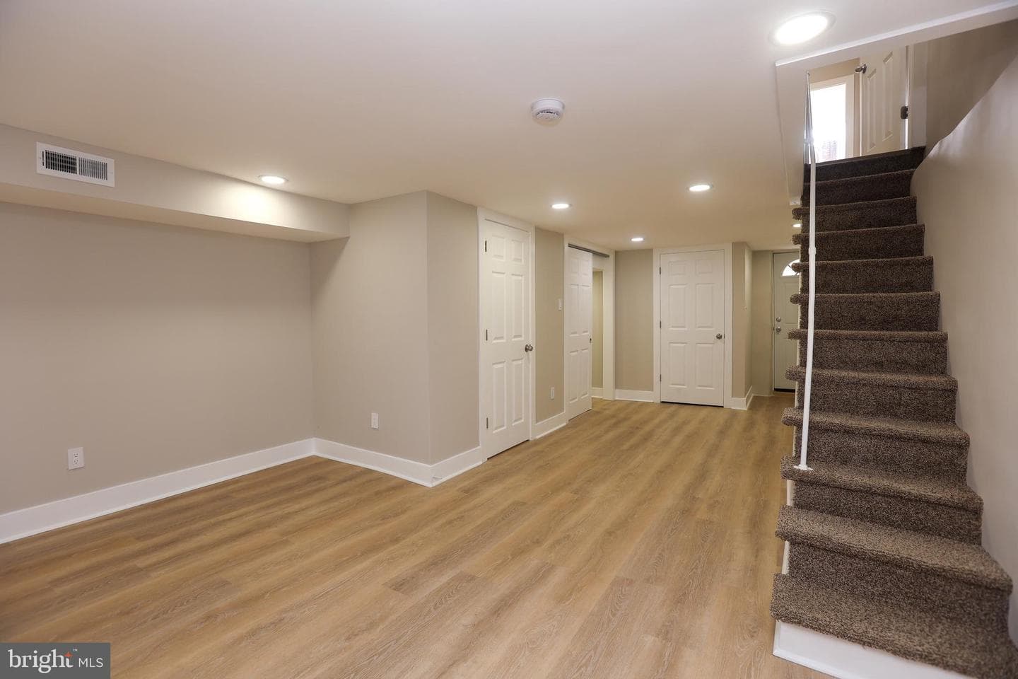 225 Wright Avenue photo 18