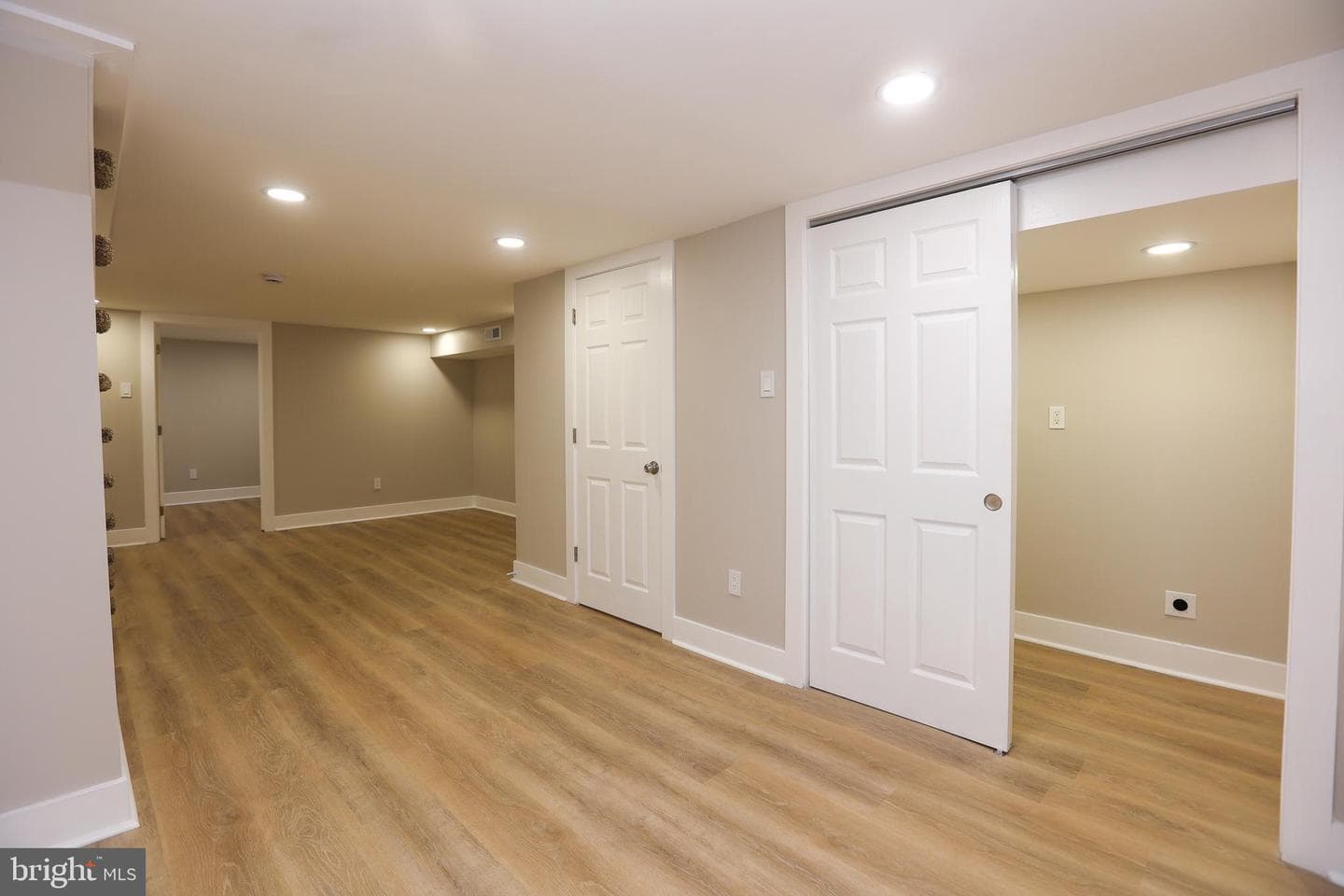 225 Wright Avenue photo 21
