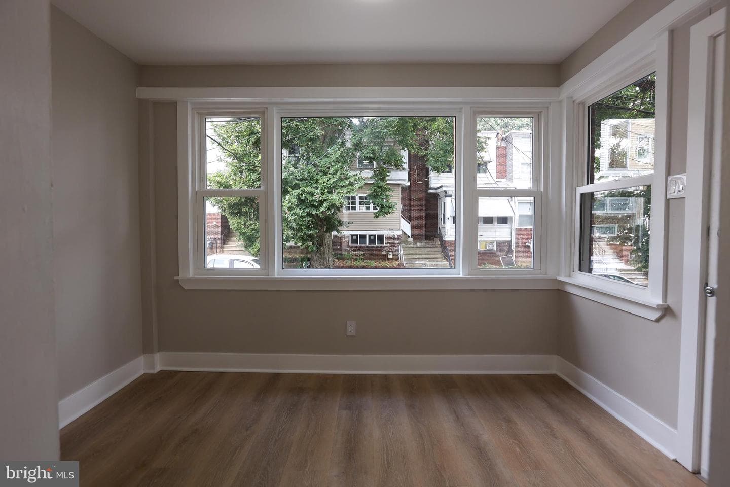 225 Wright Avenue photo 7