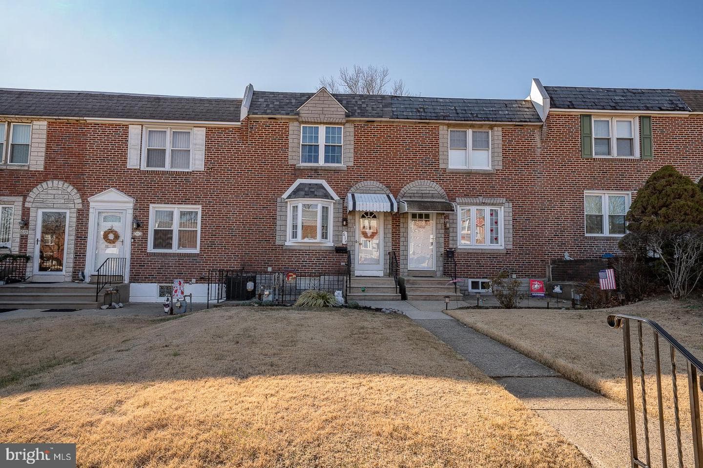 614 Crescent Drive photo 2