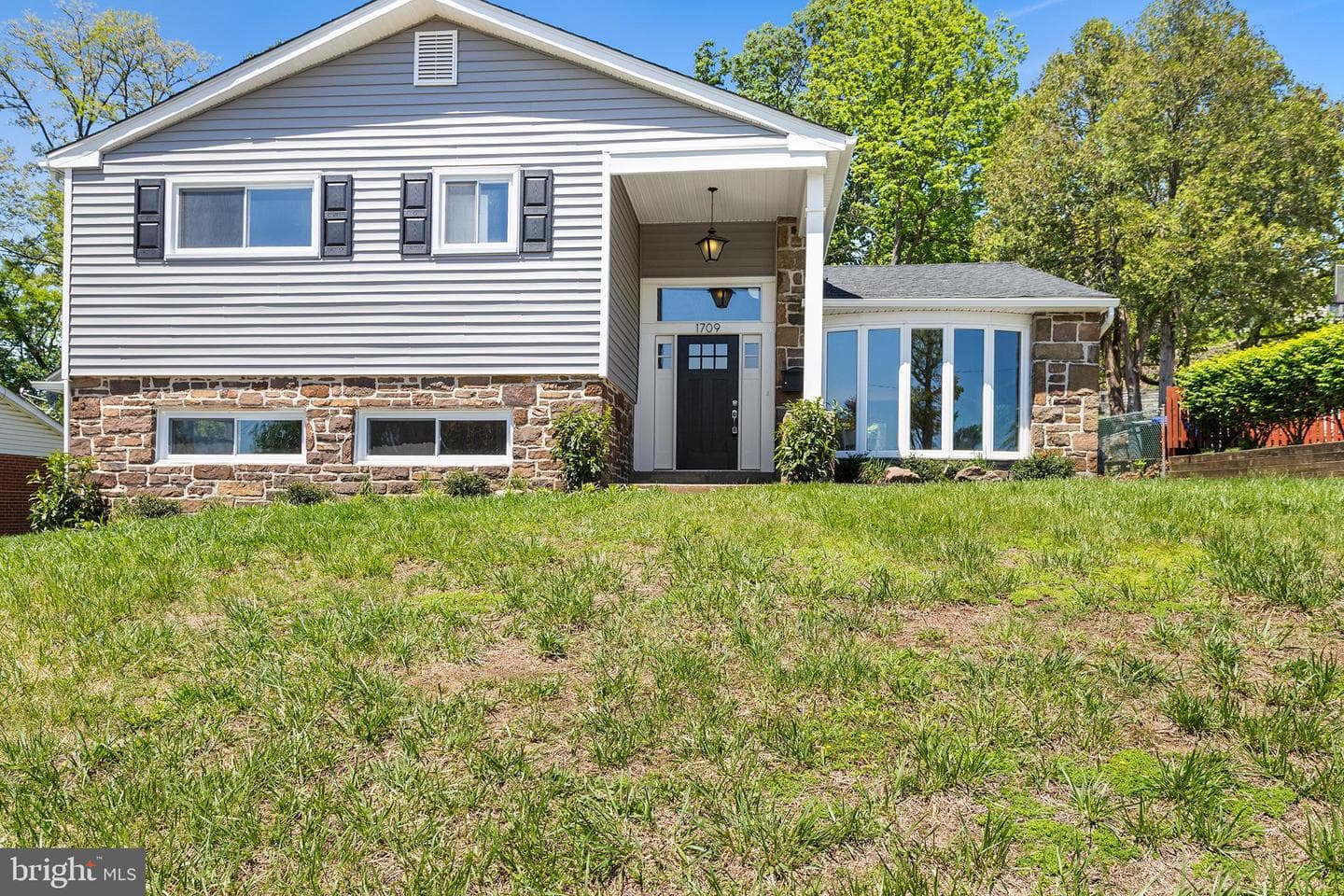 1709 Marilyn Drive