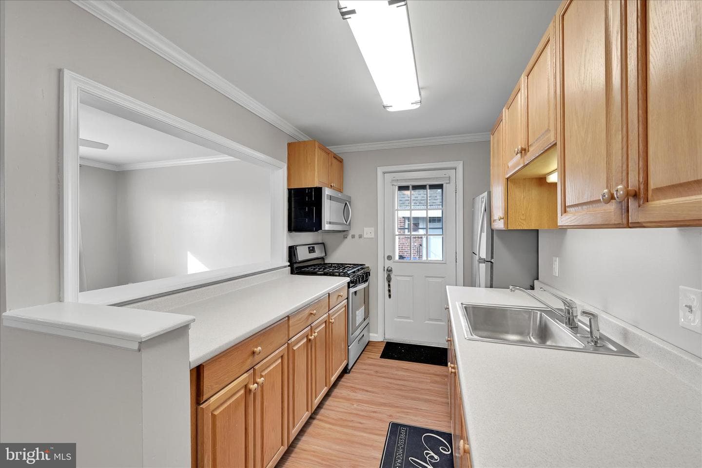 204 Ridley Avenue photo 11