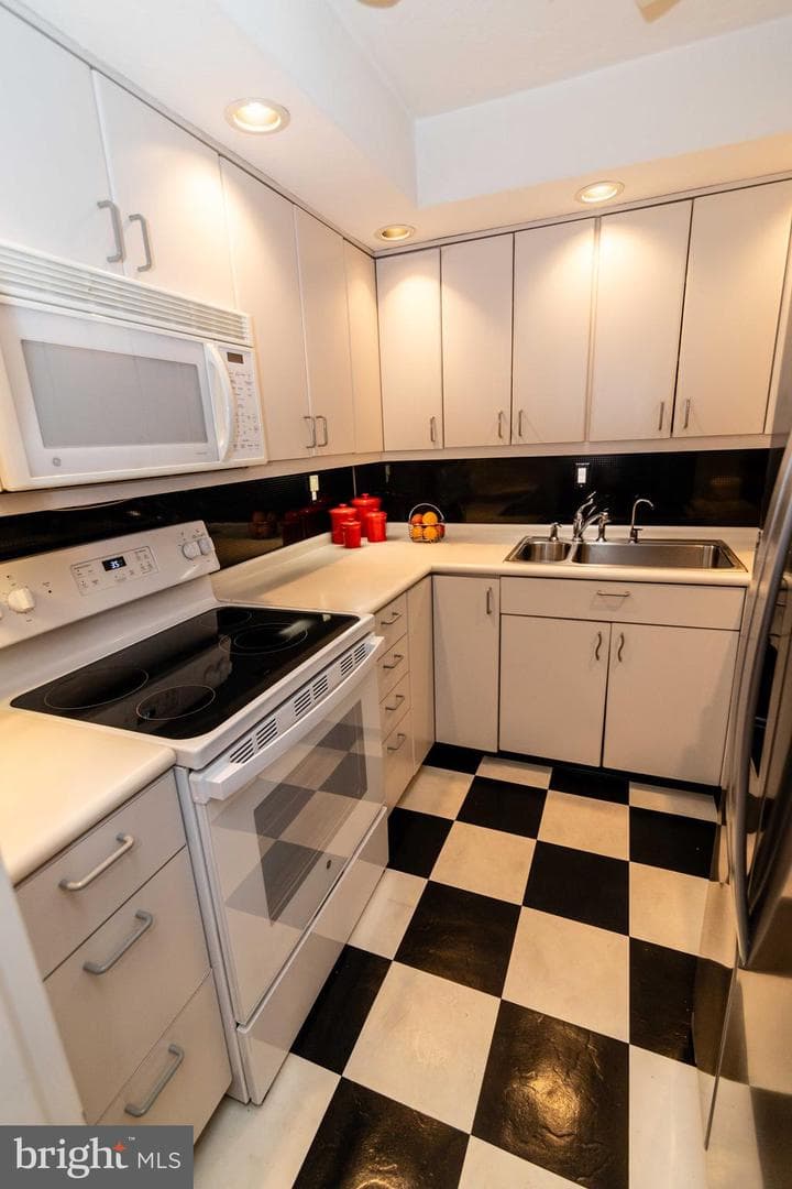 510 N Lemon Street #c-14 photo 13