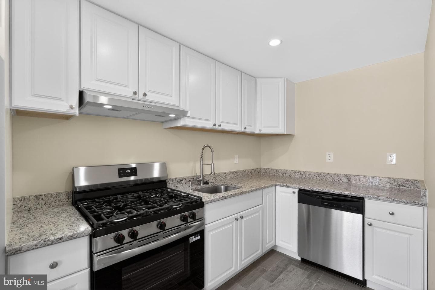 1339 Park Lane photo 10