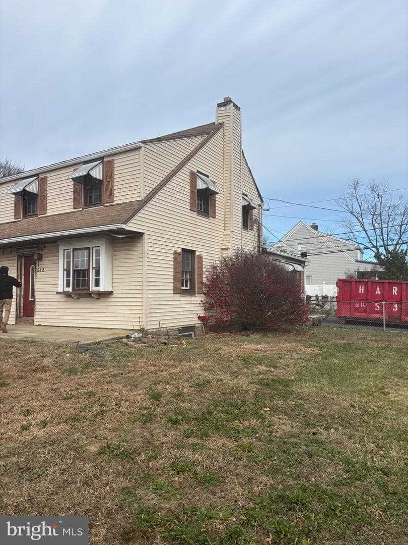 542 Stanbridge Road photo 2