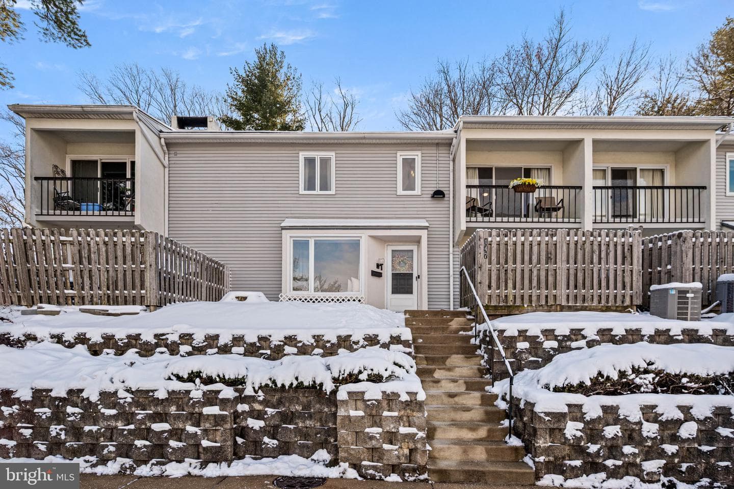 147 W Kenilworth Circle