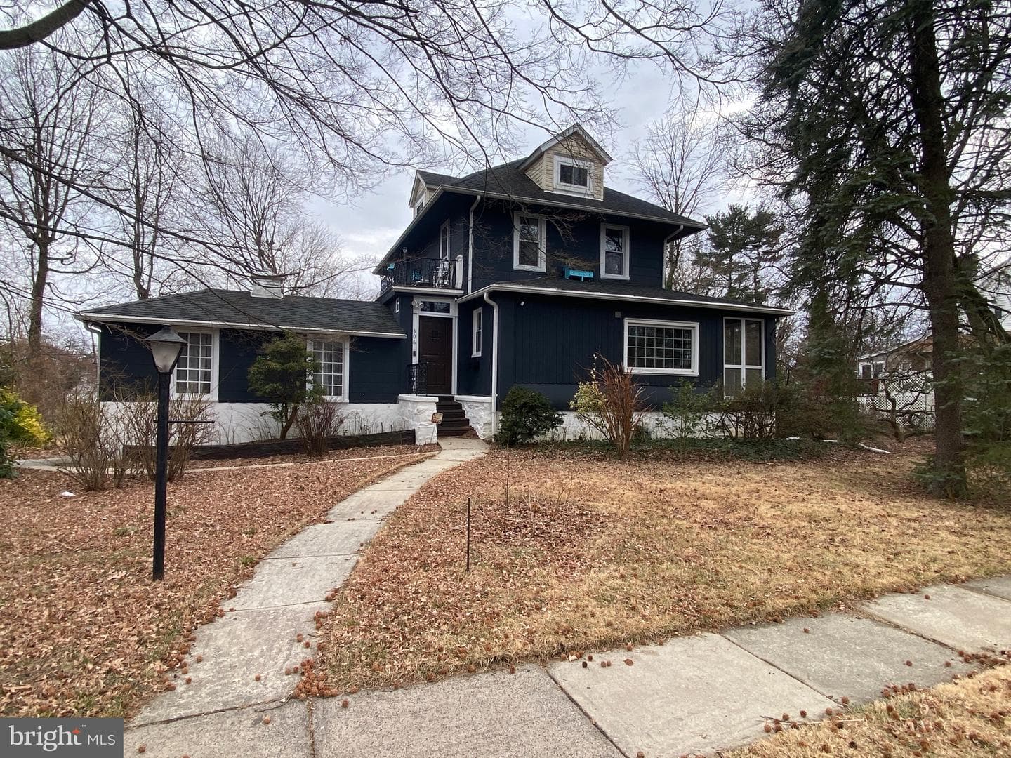 306 W Magnolia Avenue photo 2