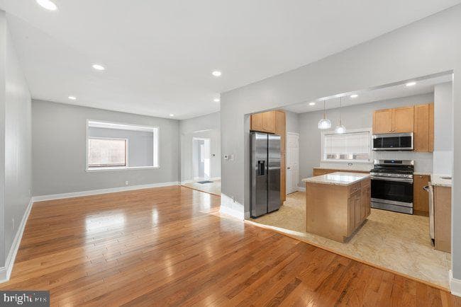 213 Lincoln photo 15