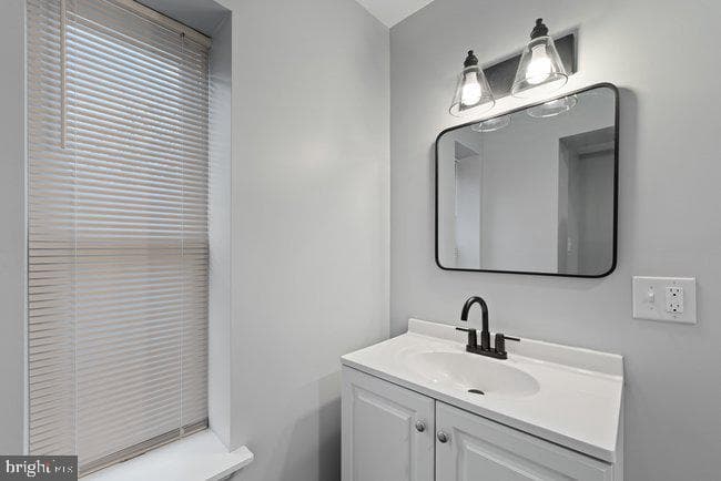 213 Lincoln photo 18